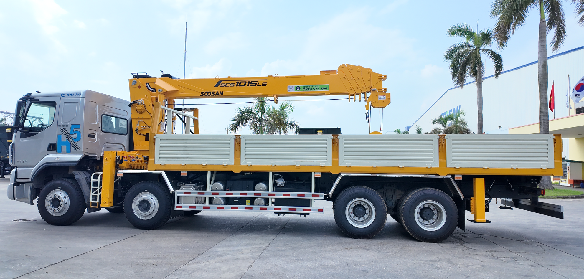 Xe Tải Chenglong Gắn Cẩu 12 Tấn SOOSAN SCS1015LS