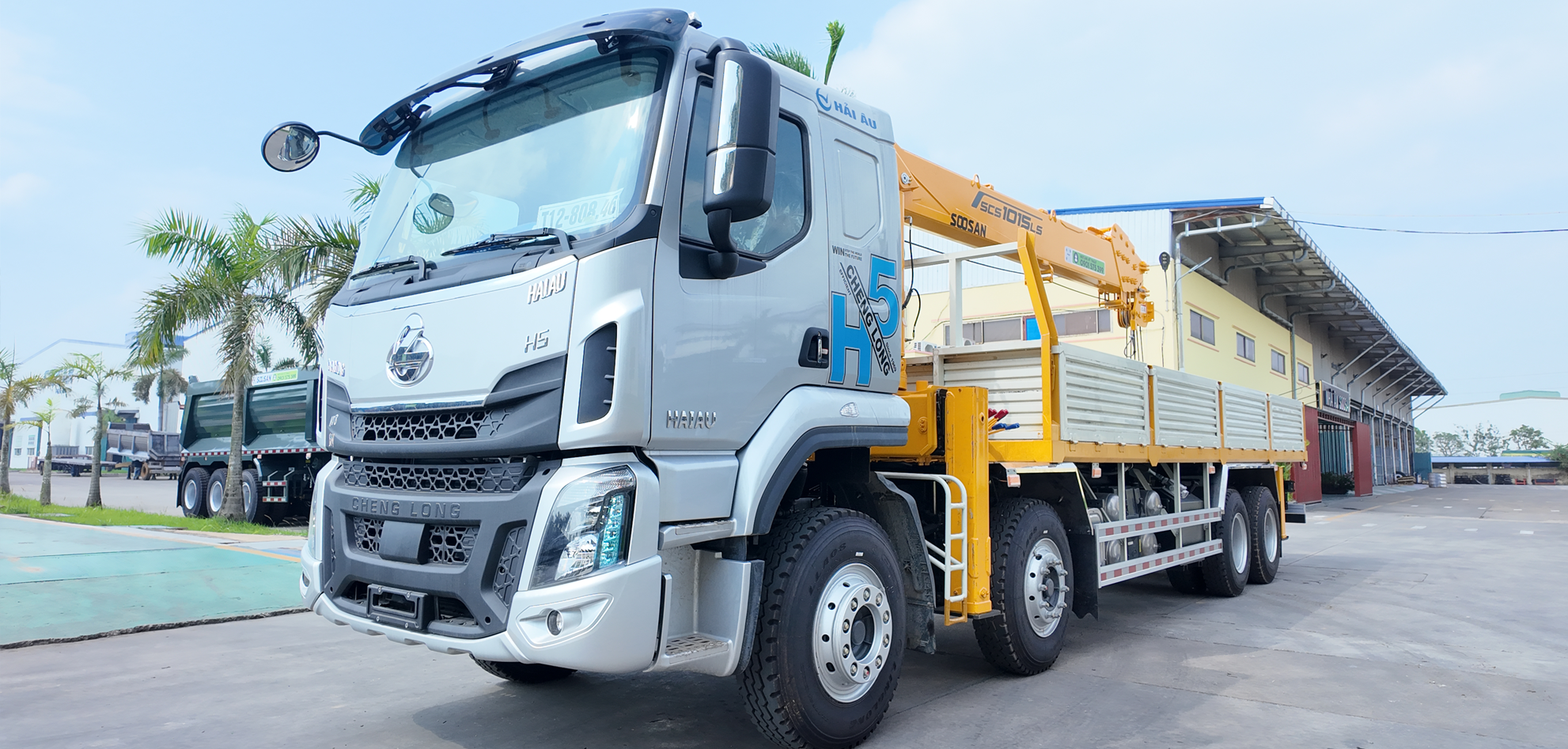 Xe Tải Chenglong Gắn Cẩu 12 Tấn SOOSAN SCS1015LS